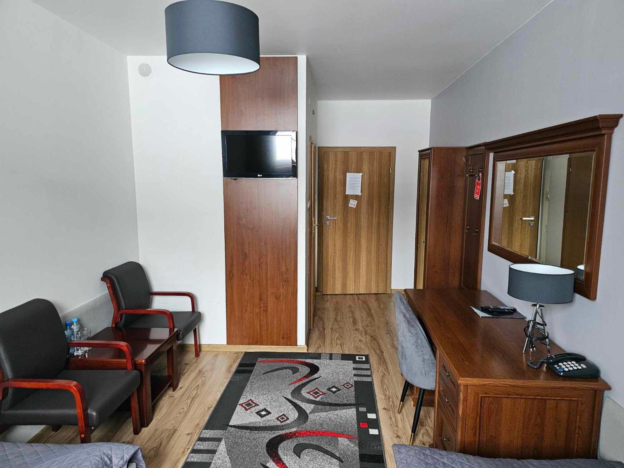 Hotel Agat Piotrków Trybunalski Extérieur photo